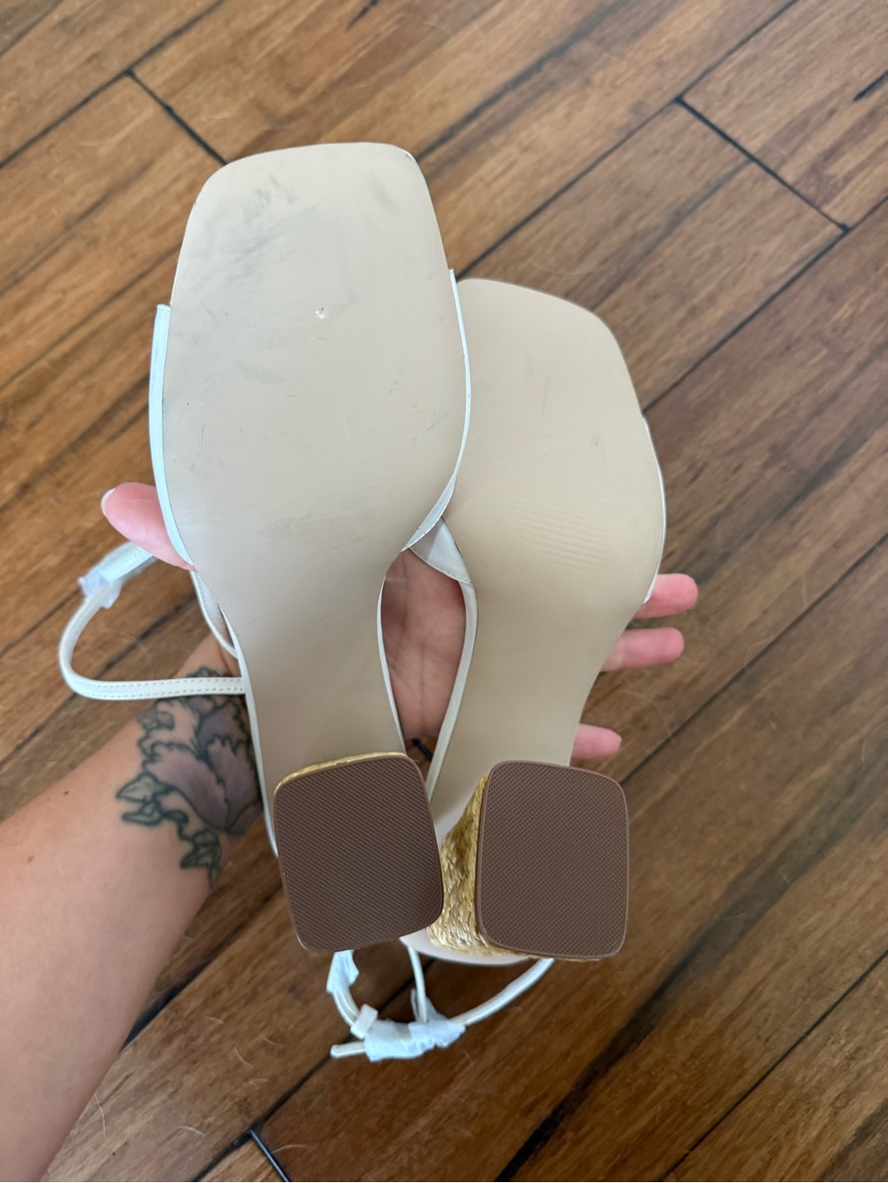 STEVE MADDEN
ROZLYN SANDAL WHITE LEATHER size 10 - Picture 13 of 14